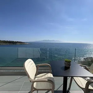 Sea Breeze Appartamento Sarandë